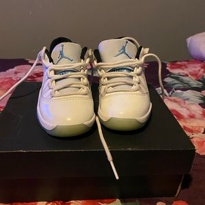 Air Jordan 11 blue and white size 13c worn 5x like new with box